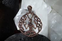 WINDALF Kelten Schmuck Anh&auml;nger CERNUNNOS &Oslash; 3.5 cm Keltischer Waldgott Bronze - Windalf.de