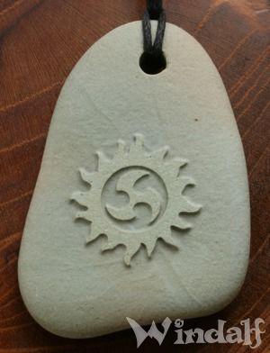 WINDALF Britischer Anhänger TRIMA 4.5 cm Triskel Sonne Handarbeit aus