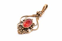 WINDALF Damen Schmuck Anh&auml;nger SALIA 3.1 cm Mittelalter Granat Bronze - Windalf.de