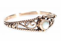 WINDALF Zarter Mittelalter Damen Ring NAIRNE 5 mm Perlmutt mit Ornamentik Bronze - Windalf.de