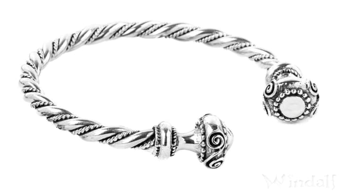 WINDALF Keltischer Männer Armreif TRISTAN 6.5 cm Latènezeit Celtic Armschmuck Handgeschmiedet Silber WINDALF Keltischer Männer Armreif TRISTAN 6.5 cm Latènezeit Celtic Armschmuck Handgeschmiedet Silber - Windalf.de