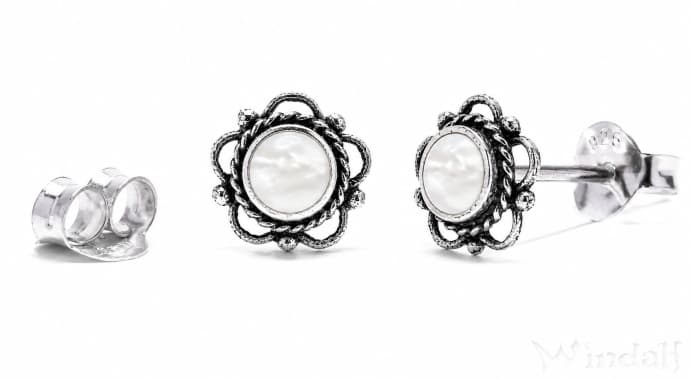 WINDALF Vintage Ohrstecker SIANA &Oslash; 7 mm Perlmutt Bohemia Ohrringe Silber - Windalf.de